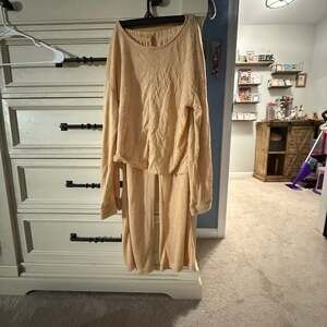 Women's Washed Ribbed Knit Two-Piece Lounge Set in Beige